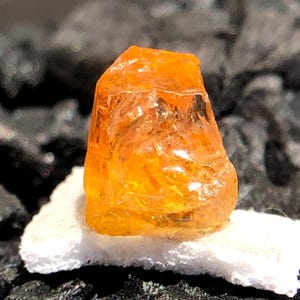 Yellow Citrine Rough, Natural Citrine Rough, 2.60 Carats Untreated Citrine Raw, Stunning Citrine Rough, November Birthstone.