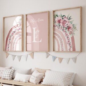 Impresión inicial personalizada Arte de pared de flores silvestres Impresión de nombre personalizado Impresión de guardería de arco iris Impresión de nombre personalizado Arte de pared de habitación de niños Letrero con nombre de niña