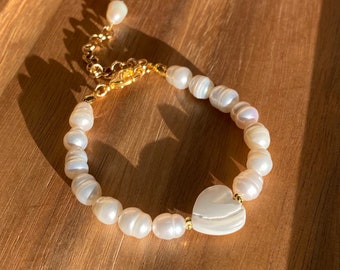 18K Gold plated Freshwater pearl bracelet, Heart shell bracelet, Mother of pearl bracelet, Natural pearl bracelet, Dainty pearl bracelet