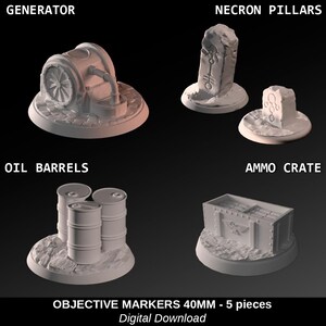 Könnte beinhalten: Fünf 40 mm Objektmarken für Tabletop-Spiele. Die Markierungen sind aus grauem Kunststoff gedruckt und zeigen einen Generator, zwei Necron-Säulen, Ölfässer und eine Munitionskiste.