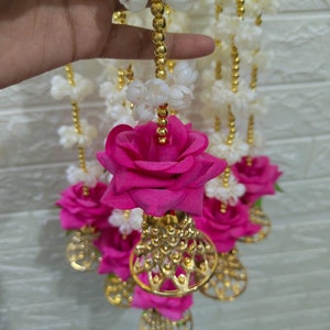 Confezione da 10 - 100 ghirlande di fiori di gelsomino/mogra lunghe 4 piedi / stile rosa per matrimoni, decorazioni Mandap, Mehndi, decorazioni per inaugurazione della casa in stile sud indiano
