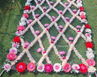 Off-White & Light Purple Ranunculus Floral Phoolon Ki Chadar–Jasmine Bridal Entry Canopy for Indian, Pakistani, Punjabi, and Arab Weddings