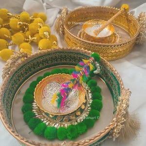 Haldi Mehndi Ceremony Platter Set / Thali decorativo de boda con tazón y aplicador / Placa Pithi, Bandeja Dholki, Bandeja Haldi Mehndi Kumkum
