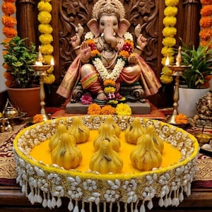 9.5 Inch Pearl Embellished Velvet Modak Thali Ganesh Chaturthi Bhog Plate Decorative Pooja Tray Aarti Thali Prasad Offering Plate Home Decor