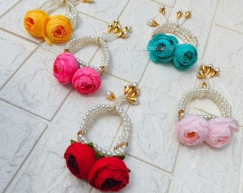 Handmade Rose Ranunculus Floral Bracelets With Pearl Chain Bridesmaid Gifts, Haldi Mehndi Wedding Favors, Sangeet Women Welcome Accessories