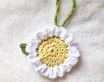 Crochet Daisy Flower Keychain: Handmade Purse Charm