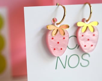 pendientes de fresa, pendientes de verano, pendientes de frutas, pendientes colgantes de fresas, pendientes acrílicos cortados con láser, pendientes de verano rosas