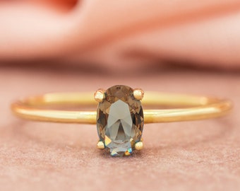 Zultanit Ring, 14K Gold Zultanit Ring, Türkisch Diaspor Ring, Minimalistischer Zultanit Ring, Farbwechsel Ring, mehrfarbiger Edelstein
