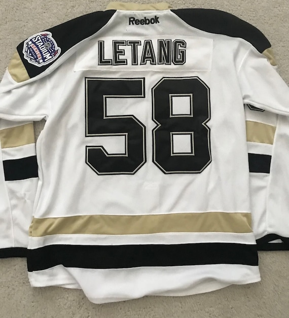 CollectiblesByCiara Penguins Hockey Jersey Kris Letang 2014 Chicago Stadium Series Authentic Jersey with Fight Strap