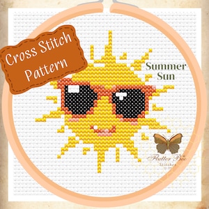 以下が含まれることがあります： サングラスをかけた黄色い太陽のクロスステッチパターンで、上に「Summer Sun」の文字があります。右下には蝶がいて、その下に「Flutter Bee Stitches」の文字があります。