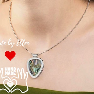 Personalized Guitar Pick Holder Necklace Free Extra 3 Random Guitar Picks Brass Plectrum Set Gift for Guitarist/Musician Hozier zdjęcie 1