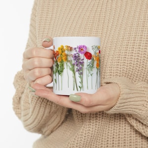Floral Coffee Mug for Women Ceramic Flower Mug Aesthetic Flower Lover Gift Cute Coffee Cup with Flowers Pretty Botanical Tea Mug Gift