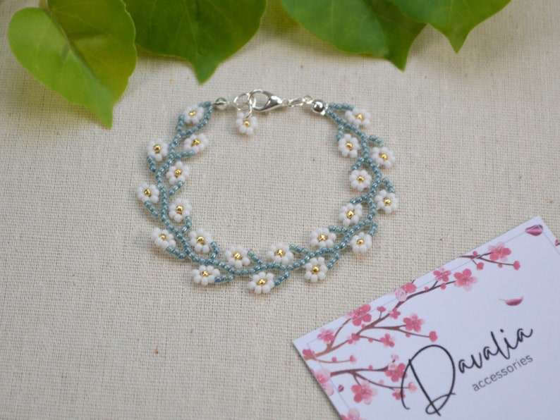 Beaded Flower Bracelet, Daisy Bracelet, Handmade Bracelet, Minimalist bracelet image 2