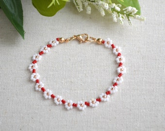 Beaded Flower Bracelet, Daisy Bracelet, Handmade Bracelet, Minimalist bracelet