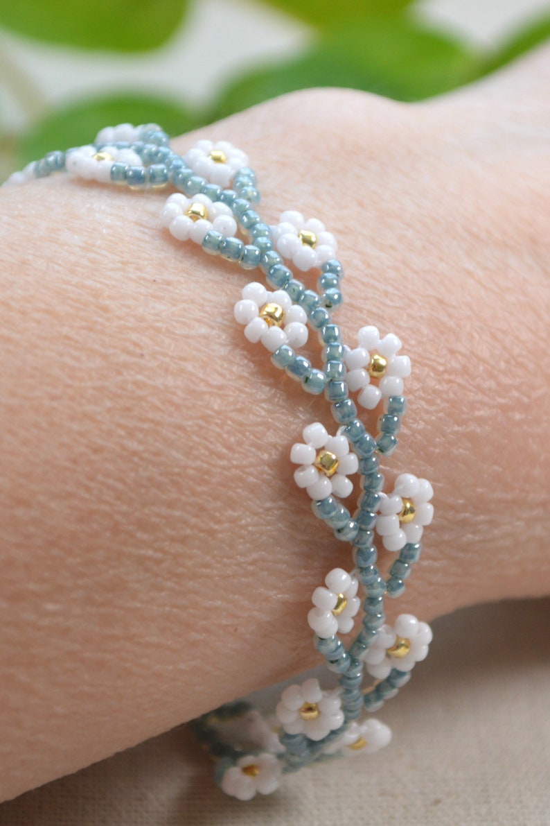 Beaded Flower Bracelet, Daisy Bracelet, Handmade Bracelet, Minimalist bracelet image 5