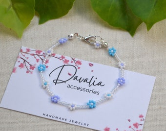 Blue and Purple Beaded Flower Bracelet, Daisy Bracelet, Handmade Bracelet, Minimalist bracelet, Flower bracelet