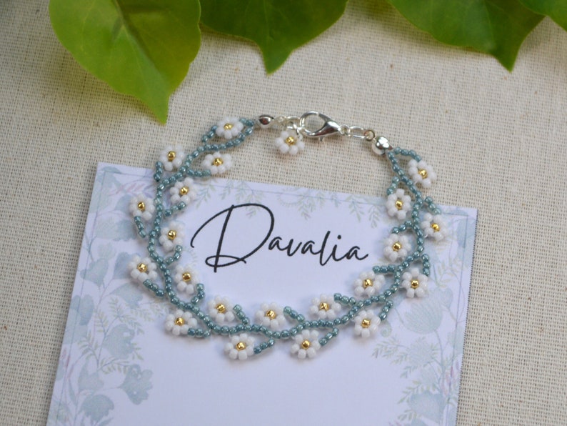 Beaded Flower Bracelet, Daisy Bracelet, Handmade Bracelet, Minimalist bracelet image 1