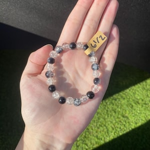 Black and White Glass Bead Bracelet | Black and White Bracelet | Glass Bead Bracelet | Elastic Bracelet | Black Bracelet | White Bracelet