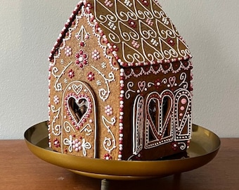 The Galentine - Gingerbread house template