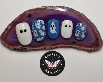 Hallowe&#39;en Glow in the Dark set of 20 press-on nails in 10 sizes (0-9)