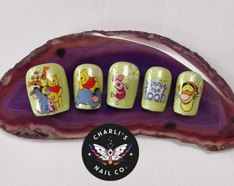 Winnie The Pooh Press-On Nails Set of 30 Nails in 15 Sizes