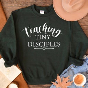 Unterrichten kleiner Schüler PNG, christlicher Lehrer, Homeschool Mom png, Geschenk für Lehrer, christliche Geschenke, Glaube PNG, Jesus PNG, Bibelzitat