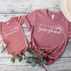 You Are My Sunshine PNG, Mamãe e eu, Mãe e filho, Camisetas combinando, Mãe e filha, Presente de dia das mães, Presente de mãe, Fotos de família