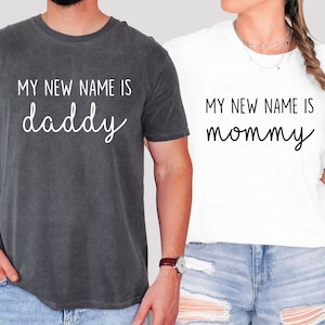 Nieuwe mama en papa png, bijpassende shirts, moeder thuiskomt, babyshowercadeaus, cadeau nieuwe moeder, cadeau zwangerschap, zwangerschap onthullen, familie png