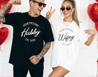 Honeymoonin PNG Wifey Hubby Est 2026 Newlywed Matching Couple Shirt (Digital Download)