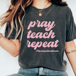 Homeschool Mom png, Bid Teach Repeat, DIY Homeschool Mama Shirt, Homeschool Shirt, Homeschooling Mom Gift, Retro Mom Design