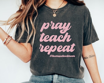 Homeschool Mom PNG, Pray Teach Repeat, Retro Design (Digital Download)