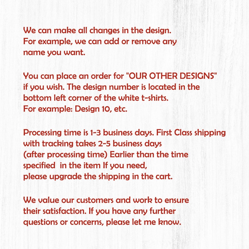 Puede incluir: Texto rojo sobre fondo blanco con informaci&oacute;n sobre la personalizaci&oacute;n de dise&ntilde;os, los tiempos de procesamiento y las opciones de env&iacute;o. El texto incluye la frase "OUR OTHER DESIGNS".