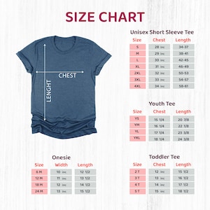 Puede incluir: Tabla de tallas para camisetas de manga corta unisex, camisetas para ni&ntilde;os, bodies y camisetas para ni&ntilde;os peque&ntilde;os. La tabla muestra las tallas, las medidas del pecho en pulgadas y las longitudes en pulgadas.