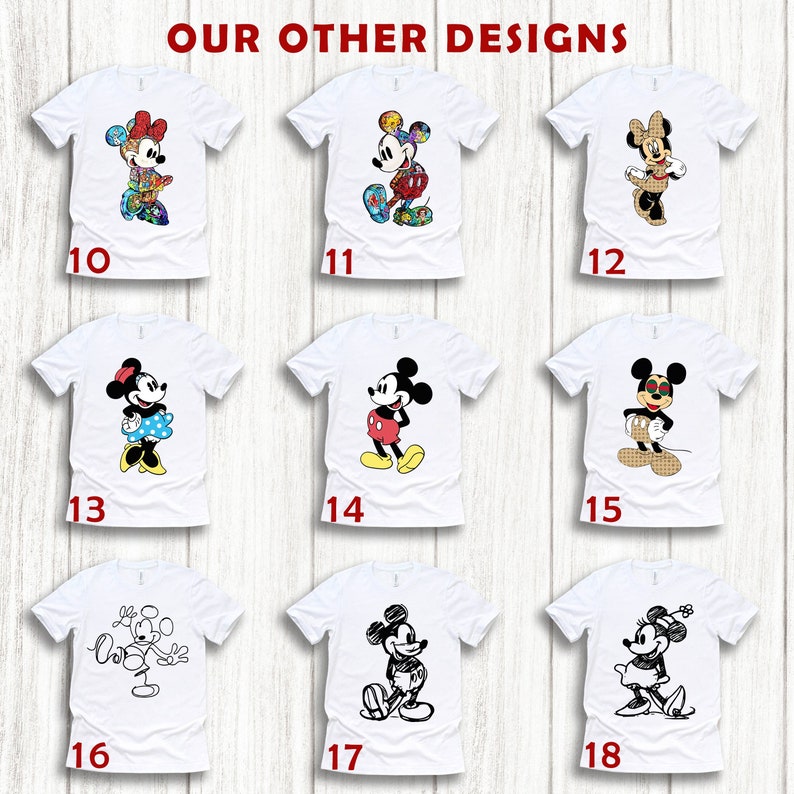 Puede incluir: Un conjunto de 9 camisetas blancas con diferentes dise&ntilde;os de Mickey Mouse y Minnie Mouse. Los dise&ntilde;os incluyen un patr&oacute;n de mosaico, un patr&oacute;n de cuadros, un patr&oacute;n de lunares y un simple dibujo de l&iacute;nea. Las camisetas est&aacute;n numeradas del 10 al 18.