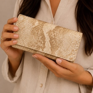 Blush Champagne beige Python Leather Wallet for Women – Genuine Snakeskin Clutch Purse, Luxury Handmade Exotic Leather Gift for Her elegant