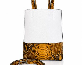 Bolso tote de lujo de piel de serpiente auténtica: hecho a mano, con estampado de piel de serpiente blanca y correa ajustable, elegante accesorio exótico de moda.