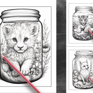 Może przedstawiać: Czarno-biała ilustracja lwiątka w szklanym słoiku otoczonym kwiatami i zielenią.