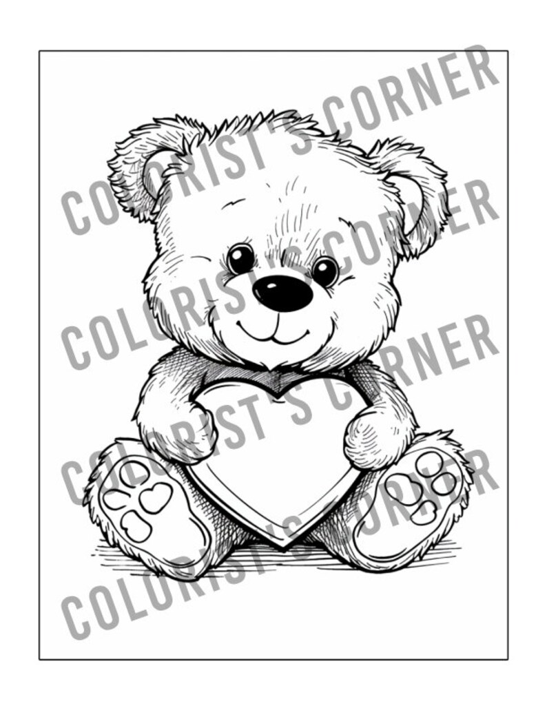 Op de afbeelding: Een zwart-wit illustratie van een teddybeer die een hart vasthoudt. De beer heeft een lachend gezicht, ronde zwarte ogen en gedetailleerde vacht. Het hart is leeg en de afbeelding is geschikt om in te kleuren.