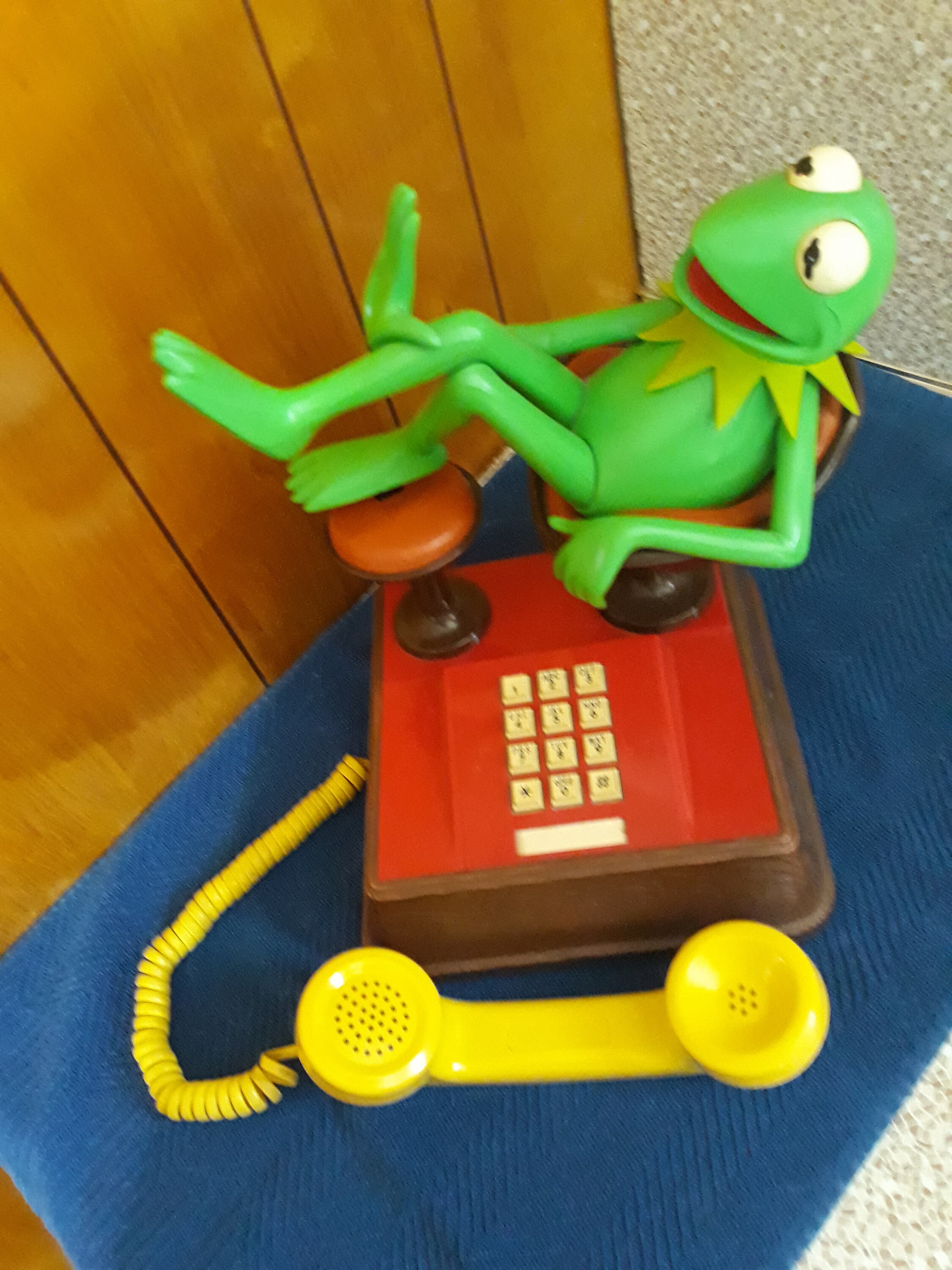 Jim Henson Muppets Kermit the Frog Push Button Landline Phone Vintage