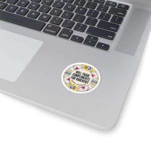 Ruil complimenten in voor een Varenyky-sticker, een grappige Oekraïense dumpling-sticker of een laptopsticker in volkskunststijl. afbeelding 11