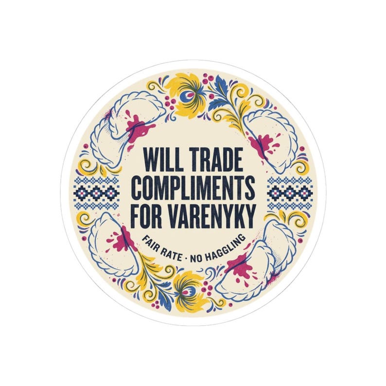 Ruil complimenten in voor een Varenyky-sticker, een grappige Oekraïense dumpling-sticker of een laptopsticker in volkskunststijl. afbeelding 1
