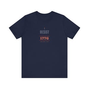 „Widerstand leisten wie 1776“-T-Shirt | Protest-T-Shirt zum 250. Jahrestag der Amerikanischen Revolution | Geschenk für Demokratie-Fans Bild 11