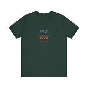 „Widerstand leisten wie 1776“-T-Shirt | Protest-T-Shirt zum 250. Jahrestag der Amerikanischen Revolution | Geschenk für Demokratie-Fans Bild 7