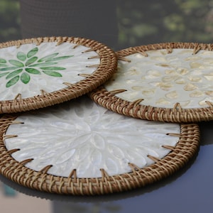 Handmade decorative rattan and mother-of-pearl plate, decorative trivet