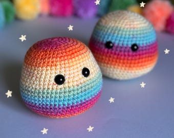 Patatas tejidas a crochet con arcoíris para el apoyo emocional: hilo arcoíris, colores tierra y atardecer