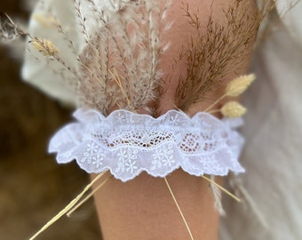 Romantic garter