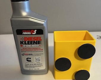 Magnetyczny uchwyt do przechowywania na skrzyni ładunkowej Diesel Kleen 26 uncji oleju napędowego