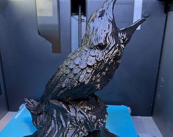 Raven on a tree trunk DND dice tower - Dungeons and Dragons