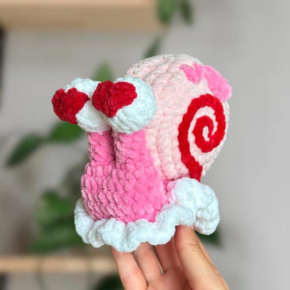 かぎ針編みのハート型カーハンギング：あみぐるみキーホルダー