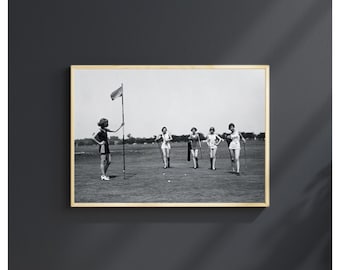 Vintage Golf Digital Print, 1920s Black and White Photo, Art Deco Women Golfers in Swim Suits, Fun Retro Wall Art, Cool Poster Printable